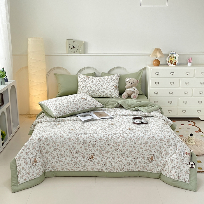91家纺网 家纺一手货源 找家纺 宜家坊 2025新款全棉夏被碎花卡通小清新简约纯棉夏凉被夏被四件套三件套 碎花小熊