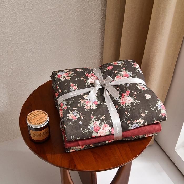 91家纺网 家纺一手货源 找家纺 2025新款A类纯棉双层纱皱皱纱花边四件套（复古风） 暗香疏影-酒红色