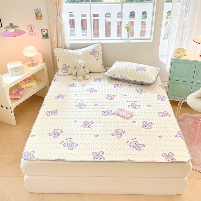 91家纺网 家纺一手货源 找家纺 川悦生活 2025新款小阪凉感丝印花凉席 紫星兔