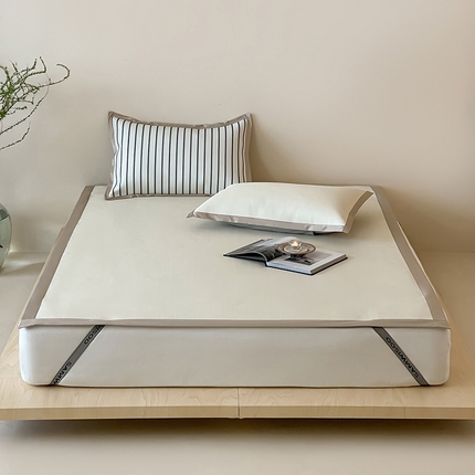 91家纺网 家纺一手货源 找家纺 三味舒屋 2025新款韩风简约抗菌防螨900D高端养生冰藤席 床席 布丁黄