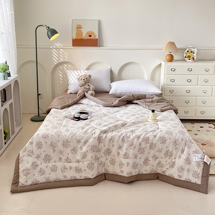 91家纺网 家纺一手货源 找家纺 宜家坊 2025新款全棉夏被碎花卡通小清新简约纯棉夏凉被夏被四件套三件套 合金欢