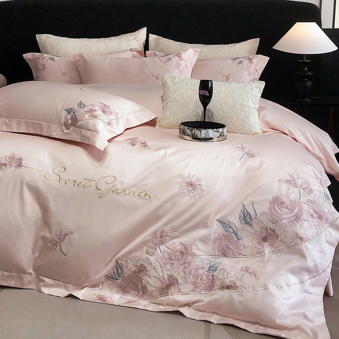 91家纺网 家纺一手货源 找家纺 2025新款全棉50s绣花刺绣款四件套 朵卿-粉