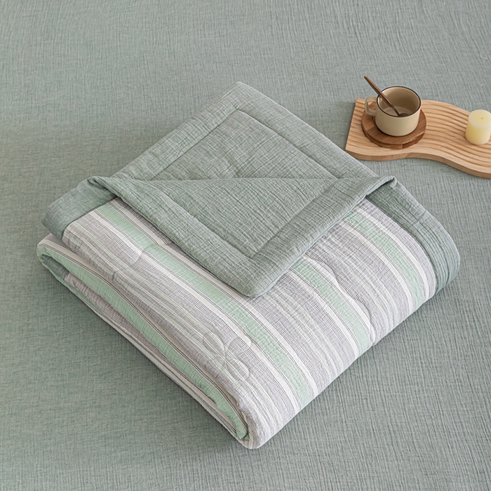 91家纺网 家纺一手货源 找家纺 吾诺 2025 全棉色织泡泡棉双层纱夏被大豆夏被全棉夏被四件套被子被芯 绿灰条