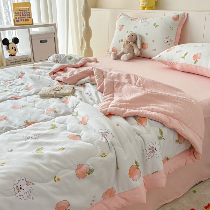 91家纺网 家纺一手货源 找家纺 梦舒羽2025新款小清新系列水洗棉夏被 苹果少女