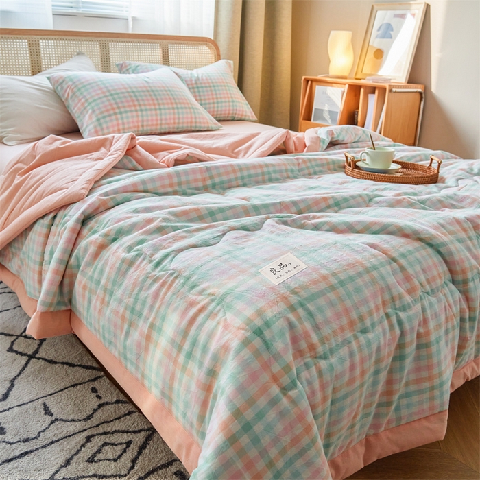 91家纺网 家纺一手货源 找家纺 2025新款A类纯棉水洗棉色织棉花夏被四件套全棉空调被夏凉被 冰激凌格