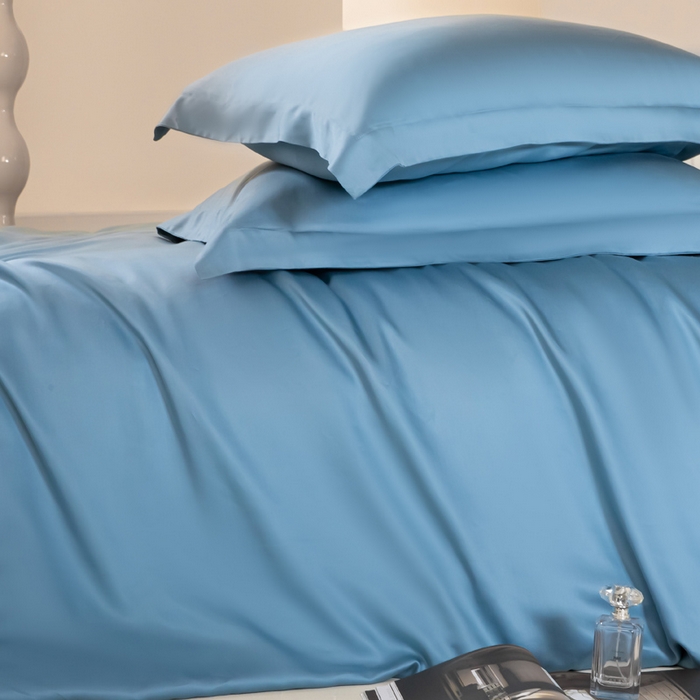 91家纺网 家纺一手货源 找家纺 涵宸家纺 2025新款天丝-天丝棉-纯色四件套-场景2 星耀兰+时尚灰