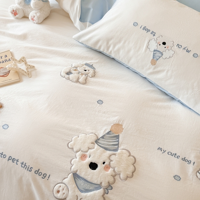 91家纺网 家纺一手货源 找家纺 （总）2025新款全棉水洗棉贴布卡通四件套-泡芙狗狗 