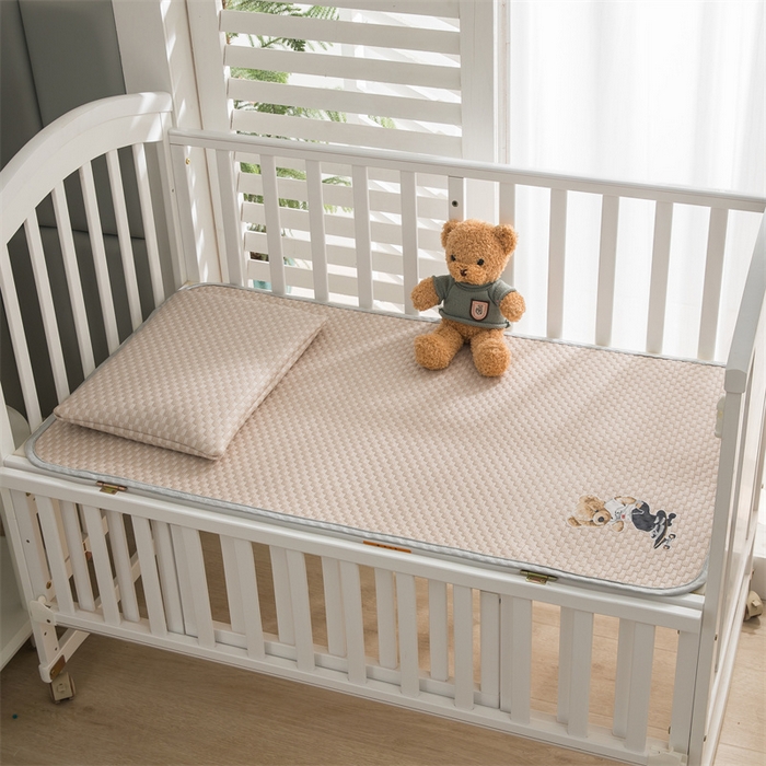 91家纺网 家纺一手货源 找家纺 宅部落 2025新款凉感豆豆儿童卡通凉席 滑板熊-咖色