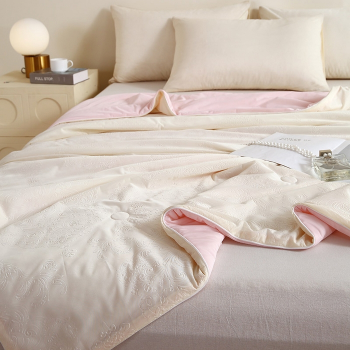 91家纺网 家纺一手货源 找家纺 品乐家纺 2025新款凉感A类可水洗抗菌冰冰被夏被夏凉被空调被被子被芯 冰冰被米纹+粉