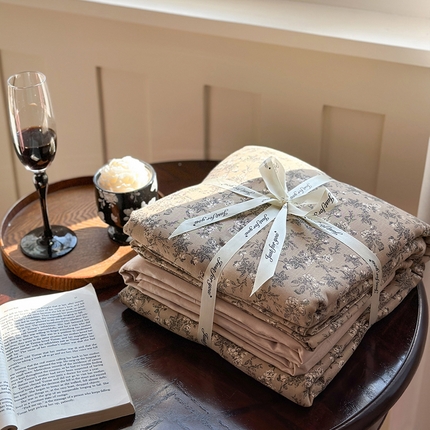 91家纺网 家纺一手货源 找家纺 （总）吉象2025新款全棉双层纱印花四件套 叠拍