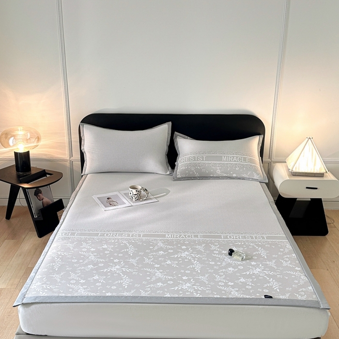 91家纺网 家纺一手货源 找家纺 慕尚家纺 2025春夏新款凉感冰丝提花凉席三件套 海棠 灰