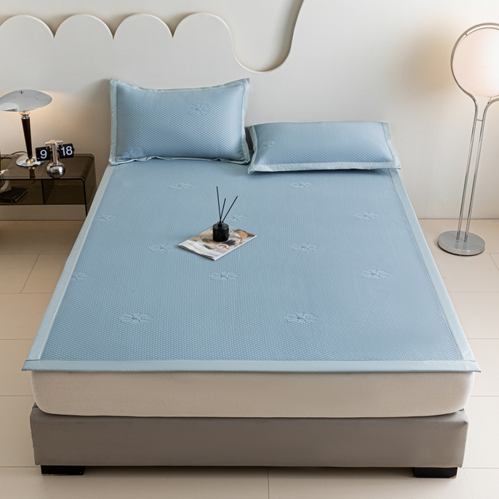 91家纺网 家纺一手货源 找家纺 阿亮家居 2025新款凉席凉豆豆软席床席款 幸运花-海盐蓝