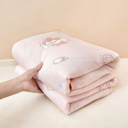 91家纺网 家纺一手货源 找家纺 鱼宝2025新款凉感丝夏被夏凉被空调被 乐乐猫