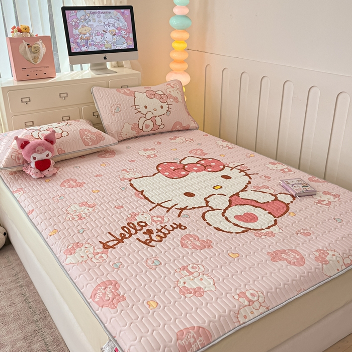 91家纺网 家纺一手货源 找家纺 金爱家 2025新款三丽鸥乳胶凉席大版床笠款 床笠款凉席-爱心kt