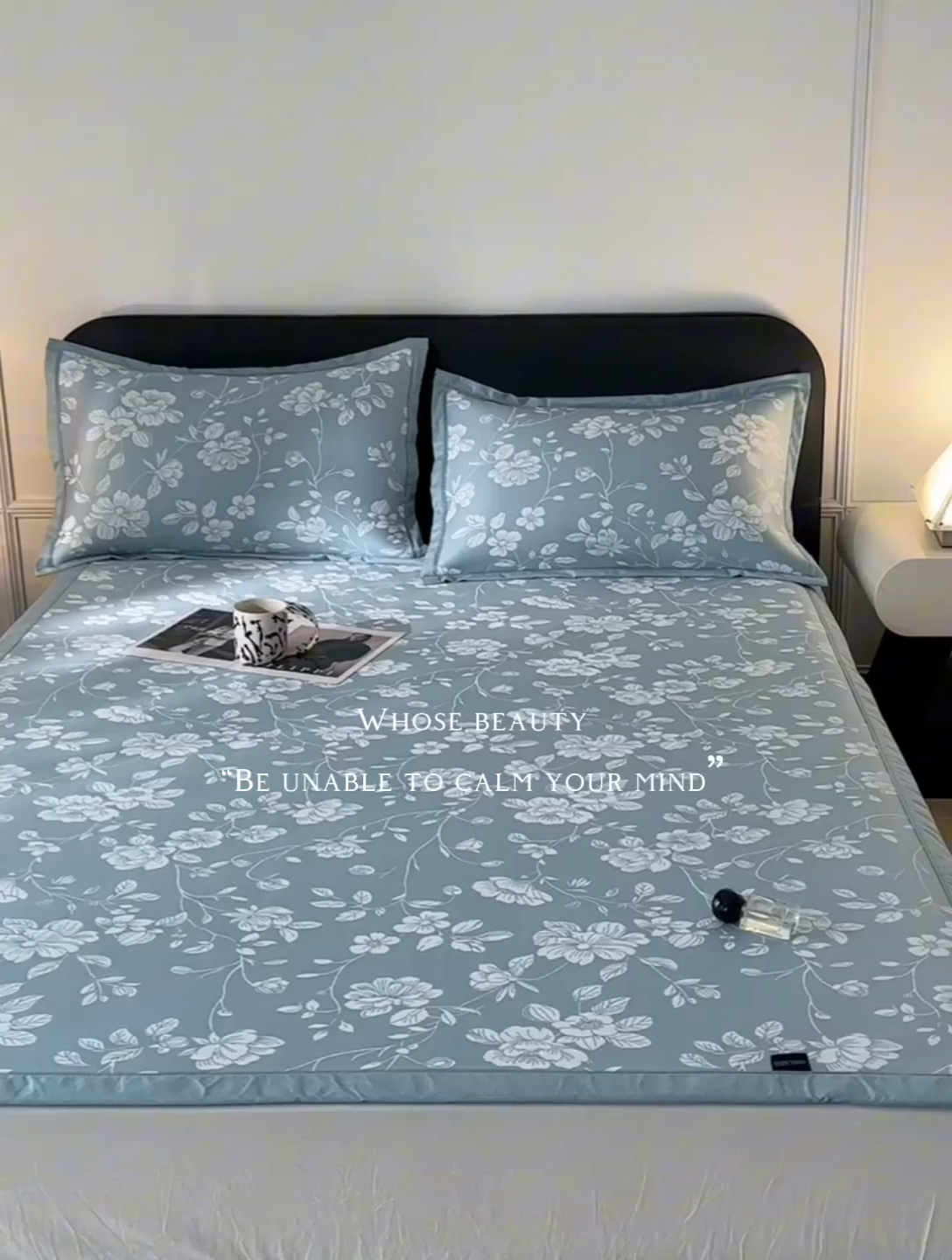 91家纺网 家纺一手货源 找家纺 慕尚家纺 2025春夏新款凉感冰丝提花凉席三件套 花语 蓝