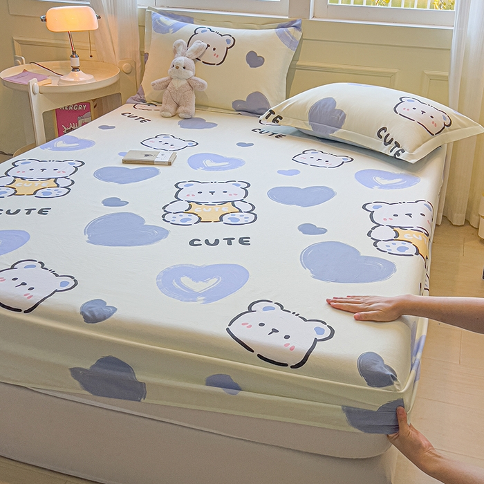 91家纺网 家纺一手货源 找家纺 拾物记 2025新款A类无荧光全喷气全棉12868单床笠 爱心熊熊