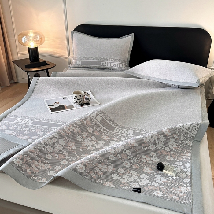 91家纺网 家纺一手货源 找家纺 慕尚家纺 2025春夏新款凉感冰丝提花凉席三件套 花艺 灰红