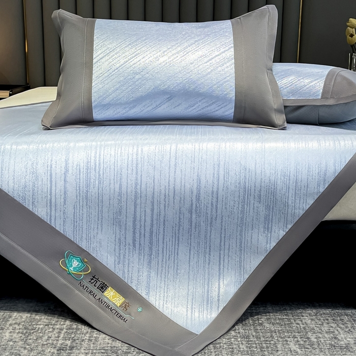 91家纺网 家纺一手货源 找家纺 阿亮家居 2025新款凉席冰丝席三明治宽包边刺绣款粗冰丝凉席 流星雨-紫灰