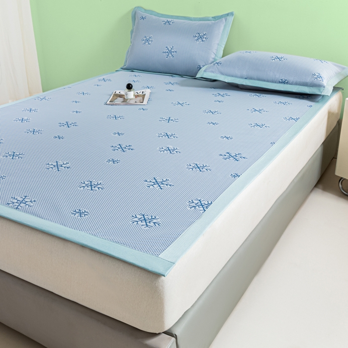 91家纺网 家纺一手货源 找家纺 阿亮家居 2025新款凉席碳光席冰丝席三件套 雪花-蓝色