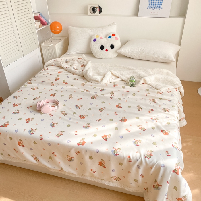 91家纺网 家纺一手货源 找家纺 857家居 2025新款双层针织纱羊羔绒毛毯 梦兔乐宴