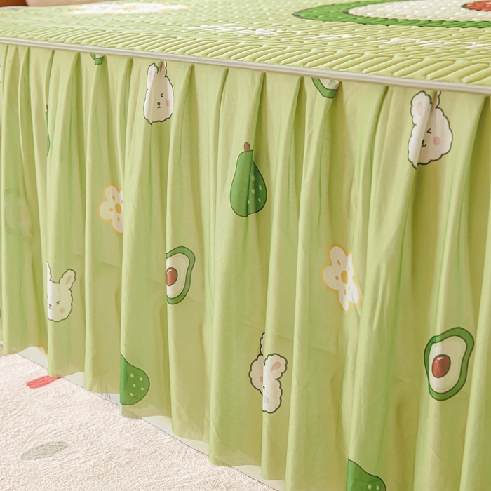 91家纺网 家纺一手货源 找家纺 希廷顿 2025新款大版印花乳胶凉席床裙款三件套 牛油果绿