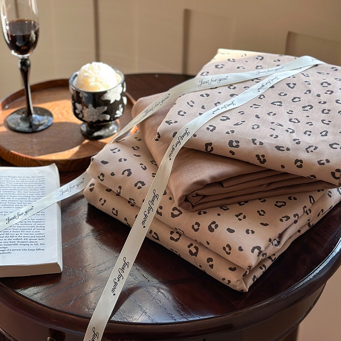 91家纺网 家纺一手货源 找家纺 吉象双层纱叠拍四件套 复古豹纹咖