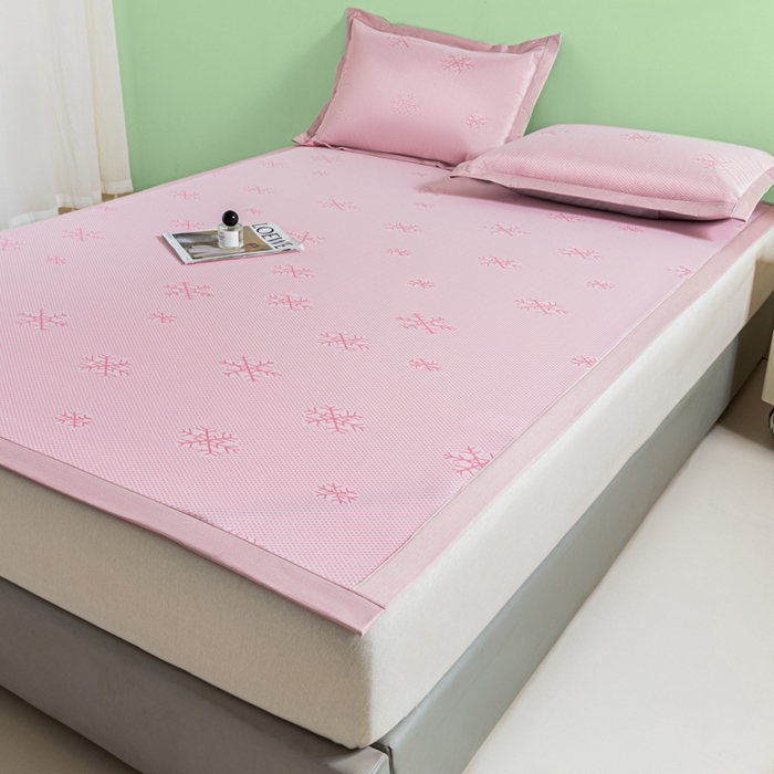 91家纺网 家纺一手货源 找家纺 阿亮家居 2025新款凉席碳光席冰丝席三件套 雪花-粉色