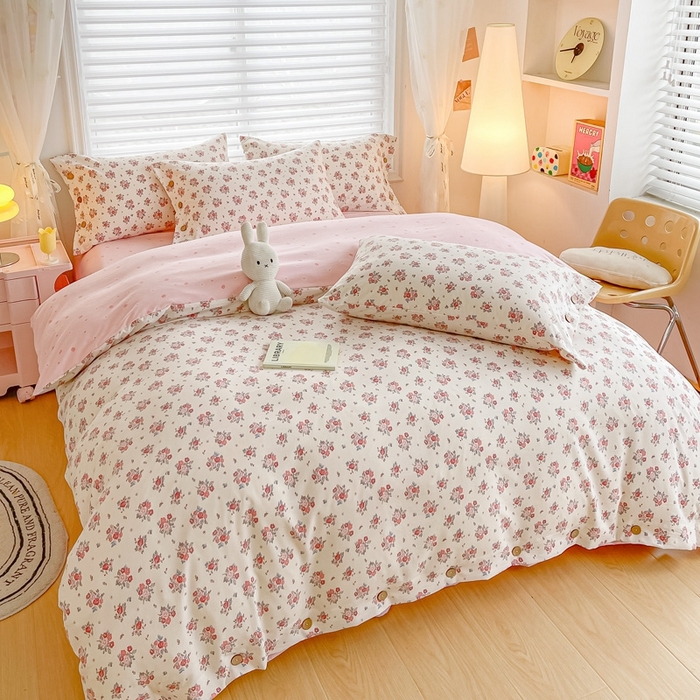 91家纺网 家纺一手货源 找家纺 星窝家纺 2025新款纽扣款水洗棉印花四件套 觅裳