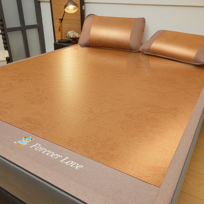 91家纺网 家纺一手货源 找家纺 琪琪阁 2026新款小熊宽边藤席 水中花