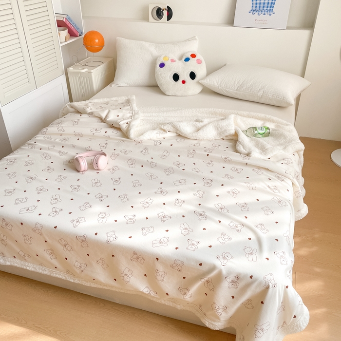 91家纺网 家纺一手货源 找家纺 857家居 2025新款双层针织纱羊羔绒毛毯 爱心熊宝