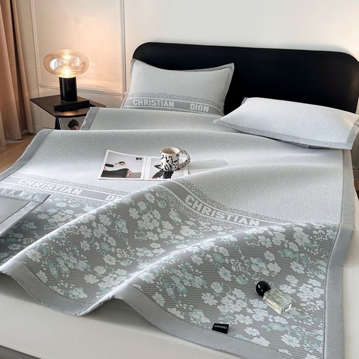 91家纺网 家纺一手货源 找家纺 慕尚家纺 2025春夏新款凉感冰丝提花凉席三件套 花艺 灰绿