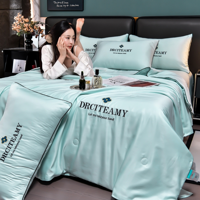 91家纺网 家纺一手货源 找家纺 伊梵居 2025新款水洗真丝刺绣夏被四件套 梵花-梵星蓝