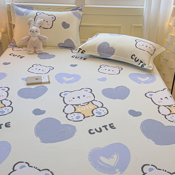 91家纺网 家纺一手货源 找家纺 拾物记 2025新款A类无荧光全喷气全棉12868单床笠 爱心熊熊