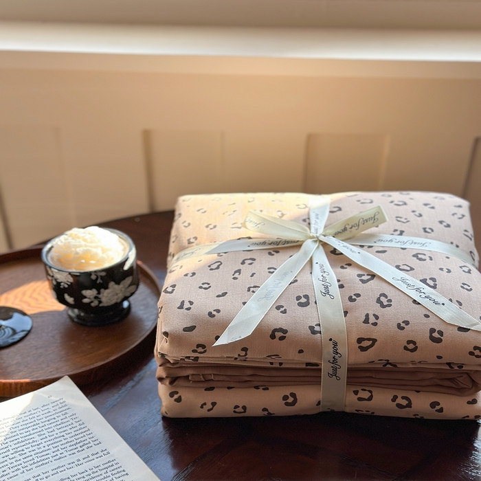 91家纺网 家纺一手货源 找家纺 吉象双层纱叠拍四件套 复古豹纹咖