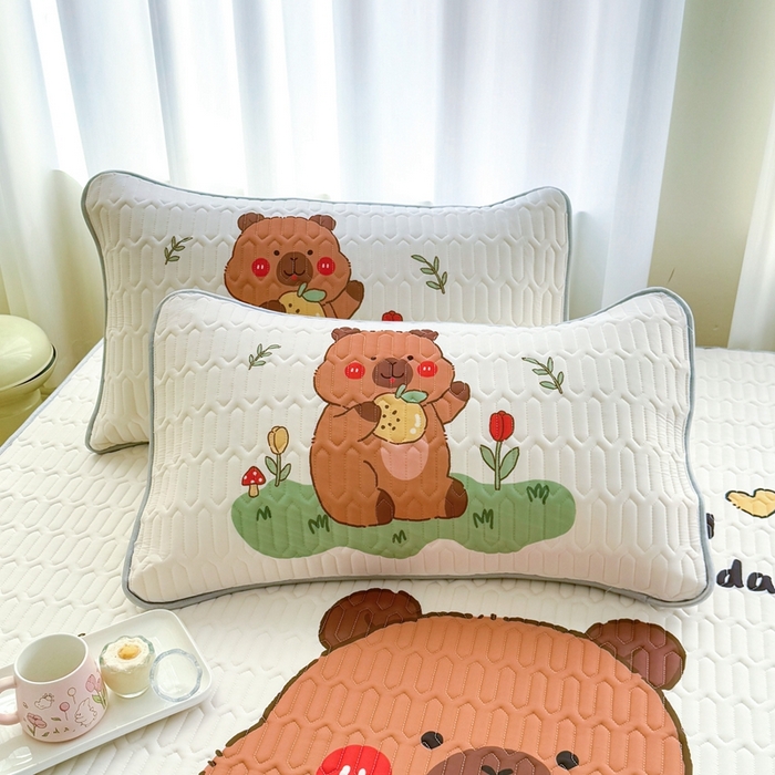 91家纺网 家纺一手货源 找家纺 希廷顿 2025新款大版印花乳胶凉席床笠款三件套 卡皮巴拉