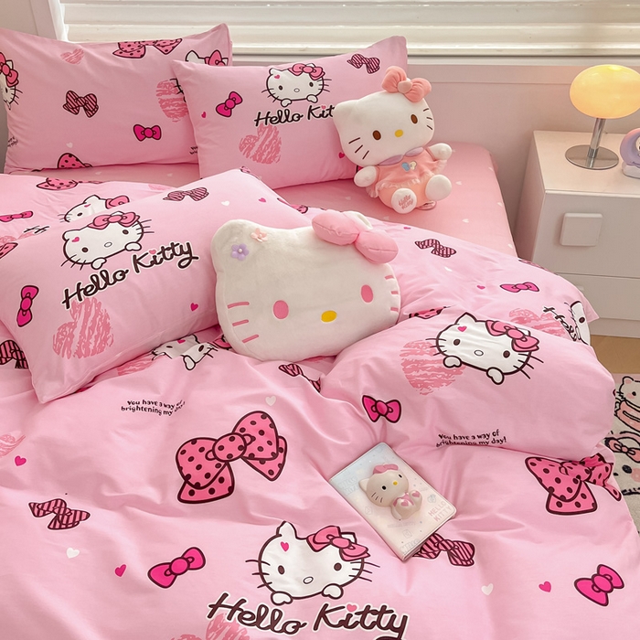 91家纺网 家纺一手货源 找家纺 暮思家居 2025新款正版授权三丽鸥小版全棉四件套系列（第二批） 开心凯蒂