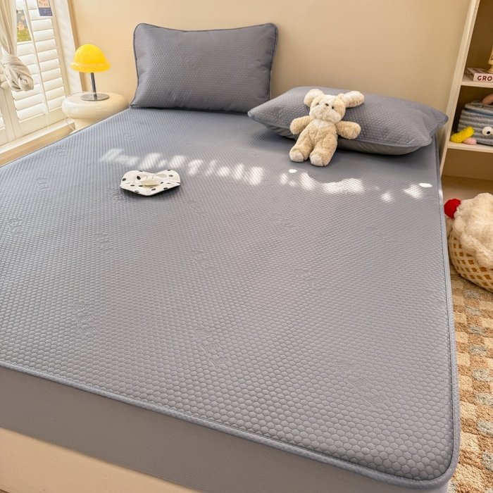 91家纺网 家纺一手货源 找家纺 阿亮家居 2025新款凉席凉豆豆单包边可水席单凉席三件套冰豆豆席 小米粒深海灰床笠款