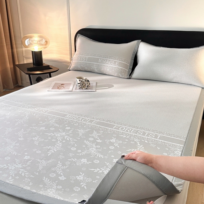 91家纺网 家纺一手货源 找家纺 慕尚家纺 2025春夏新款凉感冰丝提花凉席三件套 海棠 灰