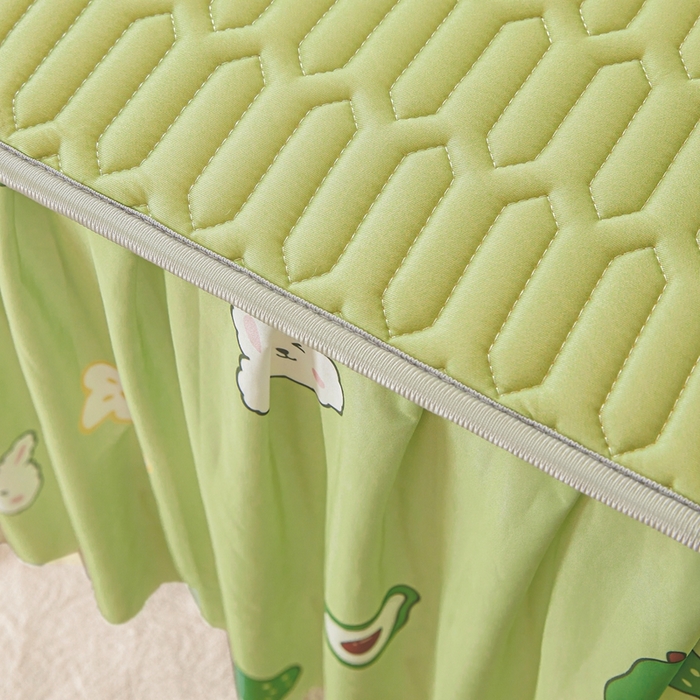 91家纺网 家纺一手货源 找家纺 希廷顿 2025新款大版印花乳胶凉席床裙款三件套 牛油果绿