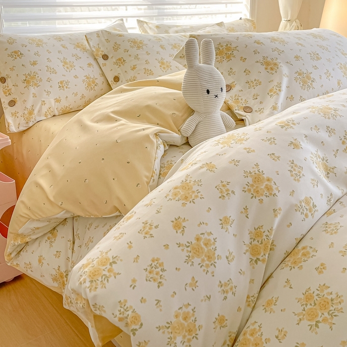 91家纺网 家纺一手货源 找家纺 星窝家纺 2025新款纽扣款水洗棉印花四件套 沐瑶黄