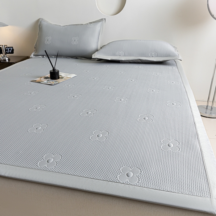 91家纺网 家纺一手货源 找家纺 阿亮家居 2025新款凉席凉豆豆软席床席款 四叶草-冰川灰