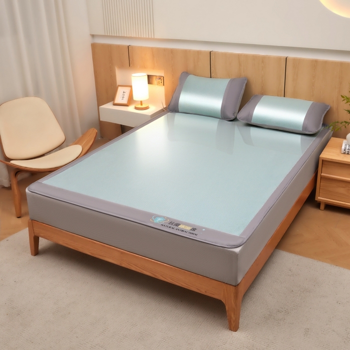 91家纺网 家纺一手货源 找家纺 阿亮家居 2025新款冰藤席凉席三件套包边抗菌刺绣款冰藤凉席 绿色-床笠款