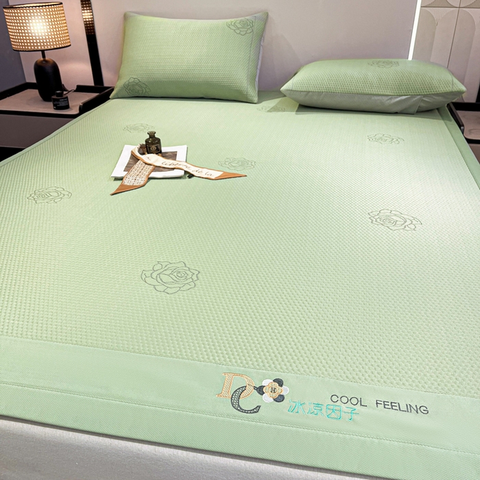 91家纺网 家纺一手货源 找家纺 阿亮家居 2025新款刺绣款凉豆豆凉席 凉豆豆-玫瑰绿色