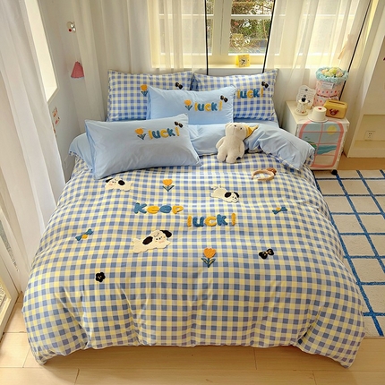 91家纺网 家纺一手货源 找家纺 春光里 2025新款舒适水洗棉印花毛巾绣四件套 小狗哦泡