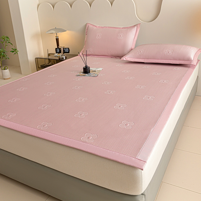 91家纺网 家纺一手货源 找家纺 阿亮家居 2025新款凉席凉豆豆软席床席款 四叶草-樱花粉