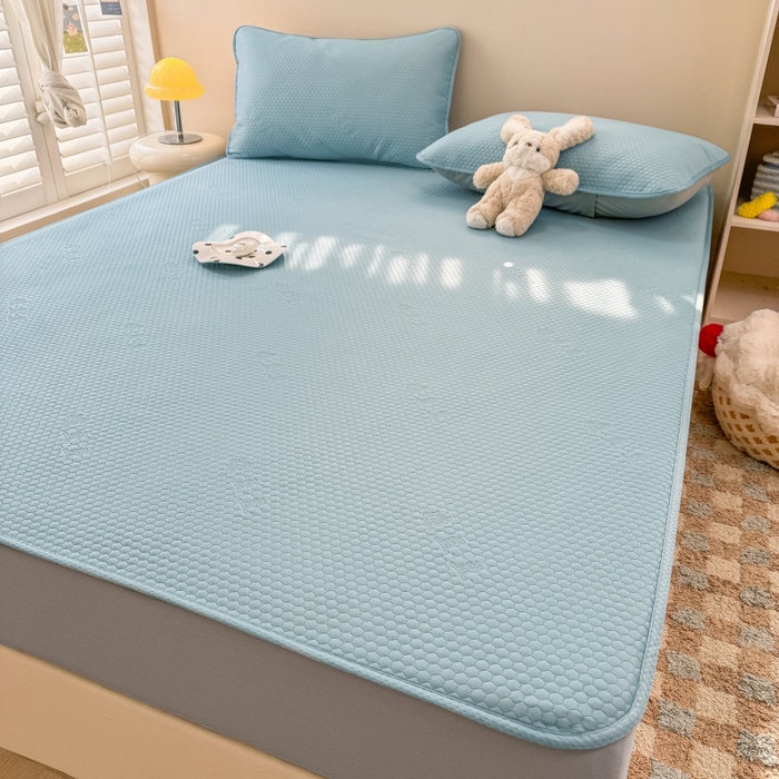 91家纺网 家纺一手货源 找家纺 阿亮家居 2025新款凉席凉豆豆单包边可水席单凉席三件套冰豆豆席 小米粒天空蓝床笠款