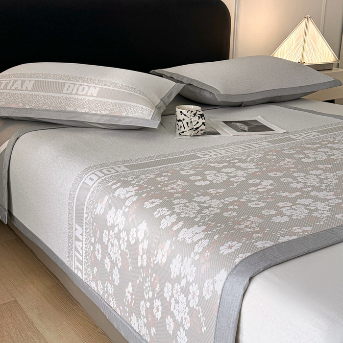 91家纺网 家纺一手货源 找家纺 慕尚家纺 2025春夏新款凉感冰丝提花凉席三件套 花艺 咖白