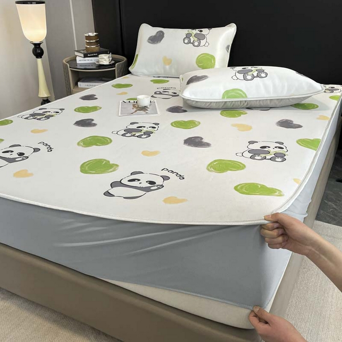 91家纺网 家纺一手货源 找家纺 2025新款印花冰丝凉席反面无纺布 冰丝-床笠款-小熊猫