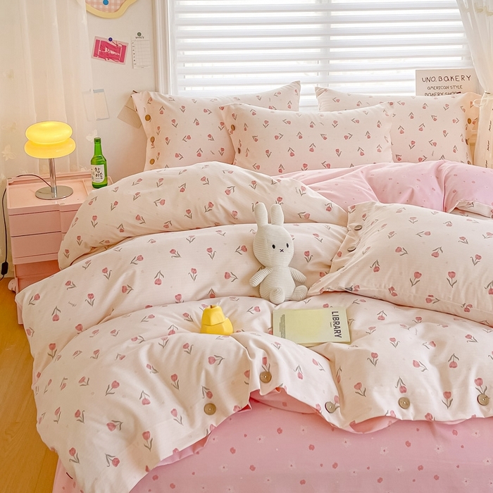 91家纺网 家纺一手货源 找家纺 星窝家纺 2025新款纽扣款水洗棉印花四件套 莫奈粉