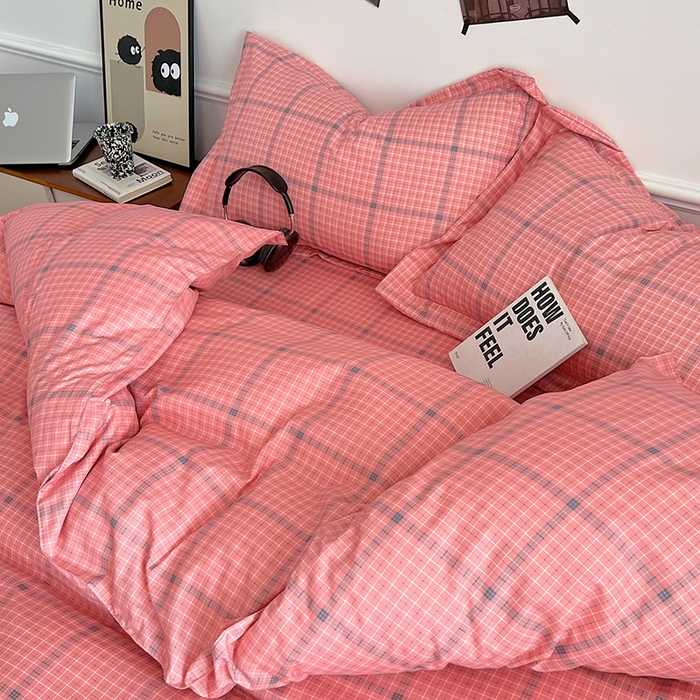 91家纺网 家纺一手货源 找家纺 罗菲尼酒店用品 2025新款磨毛亲肤飞边款四件套 时尚粉格